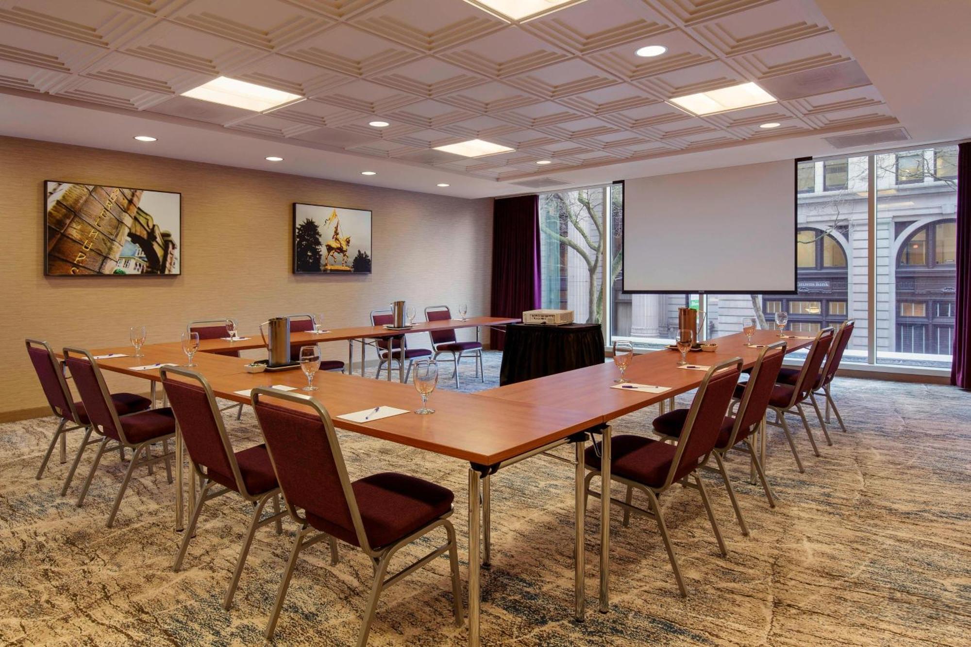 Courtyard By Marriott Portland City Center Экстерьер фото