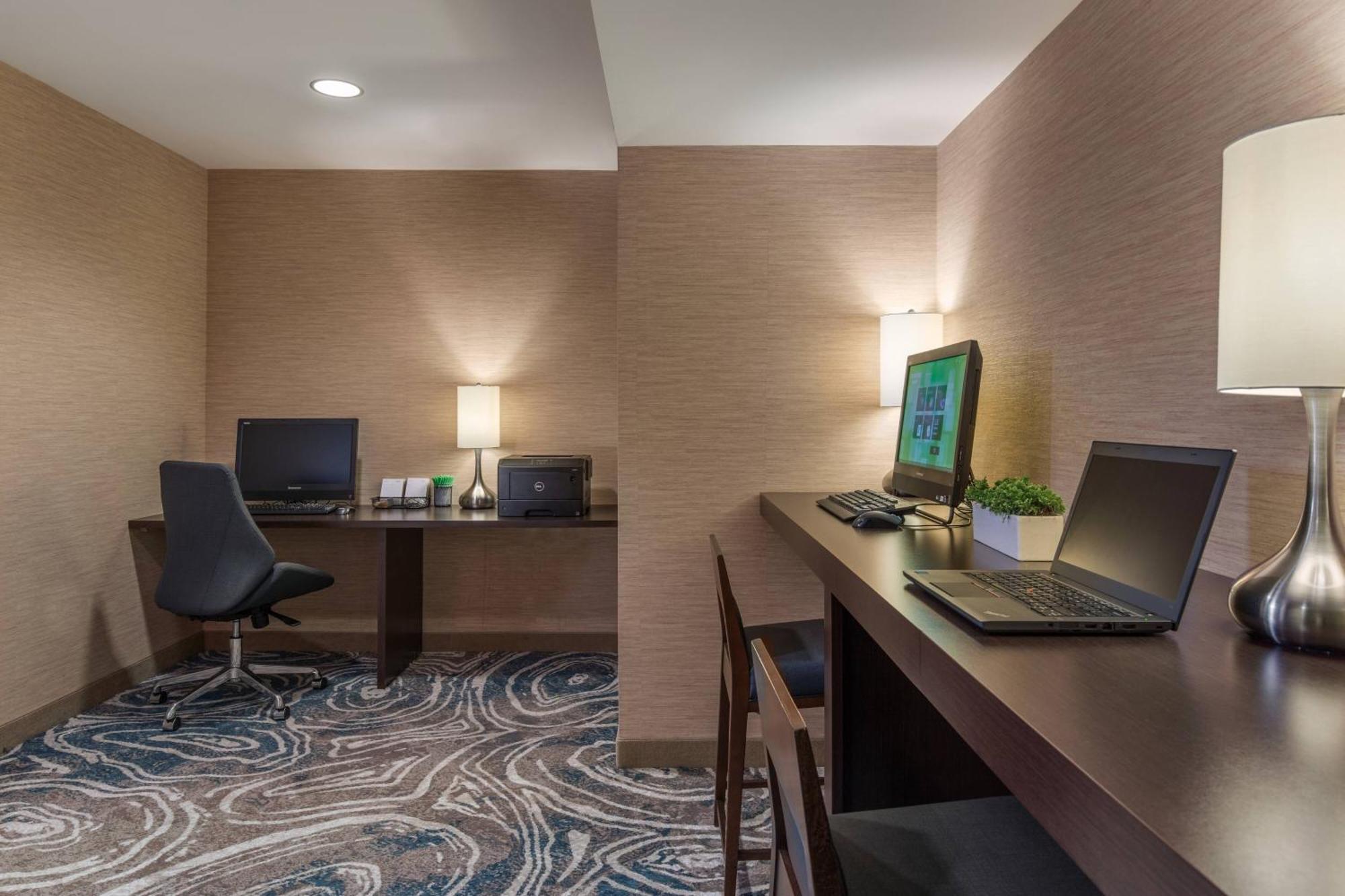 Courtyard By Marriott Portland City Center Экстерьер фото